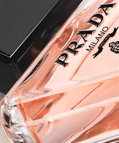 prada 香水 パラドックス|プラダ パラドックス オーデパルファム｜プラダ ビューティ公式 .